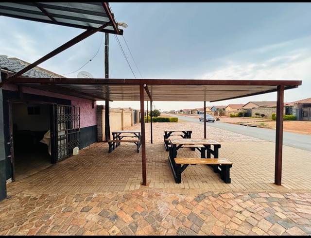 2 BEDROOM HOUSE FOR SALE IN PROTEA GLEN